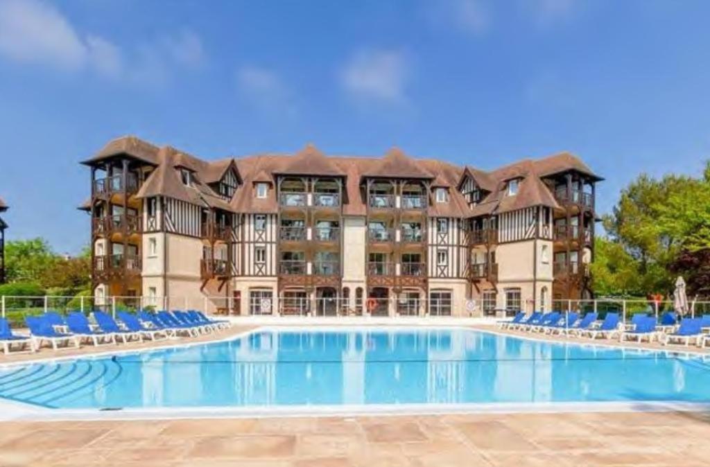 Le Cosy Residence Du Golf ドーヴィル エクステリア 写真